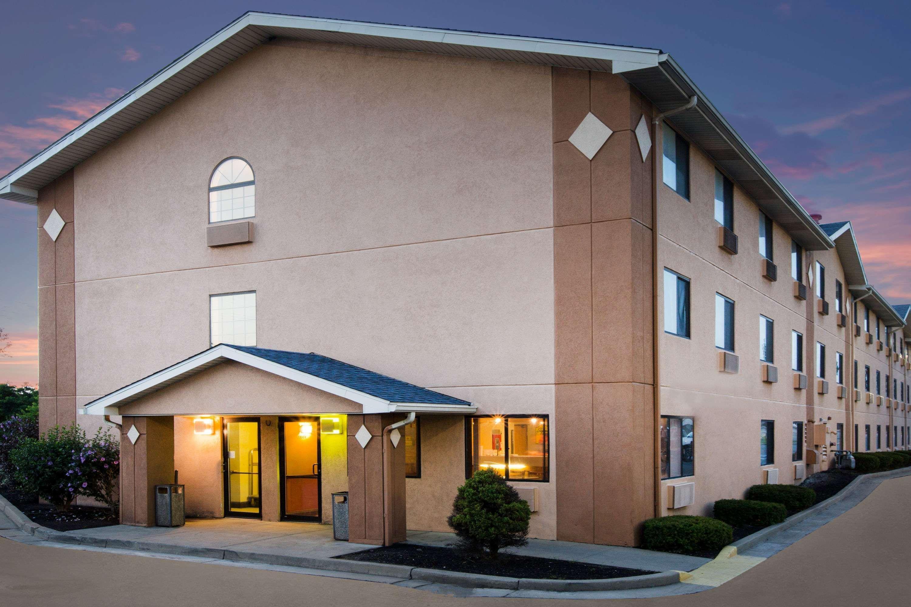 Super 8 By Wyndham Beckley Hotel Exterior foto