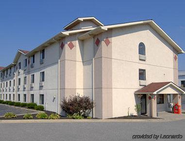 Super 8 By Wyndham Beckley Hotel Exterior foto